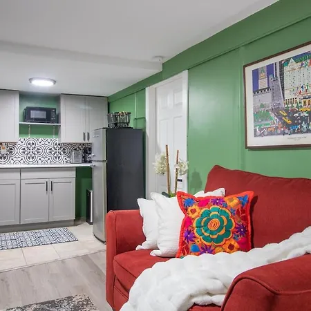 Exceptional & Central, Garden Suite, Top Amenities & Care!